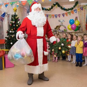 Роль сказочных персонажей на празднике для малышей