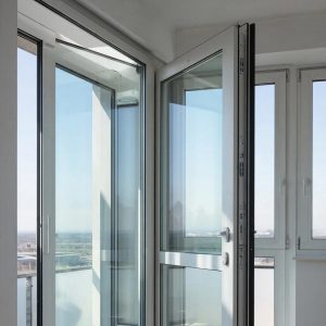 Окна и двери как каркас жизни: как выбрать оконно-дверные системы, чтобы дома стало по-настоящему комфортно